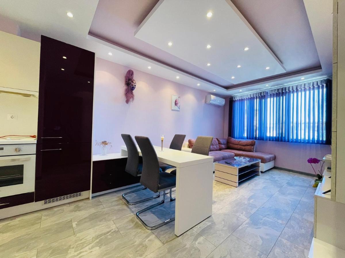 Апартамент Чаролит / Apartment Charoite Burgas Екстер'єр фото