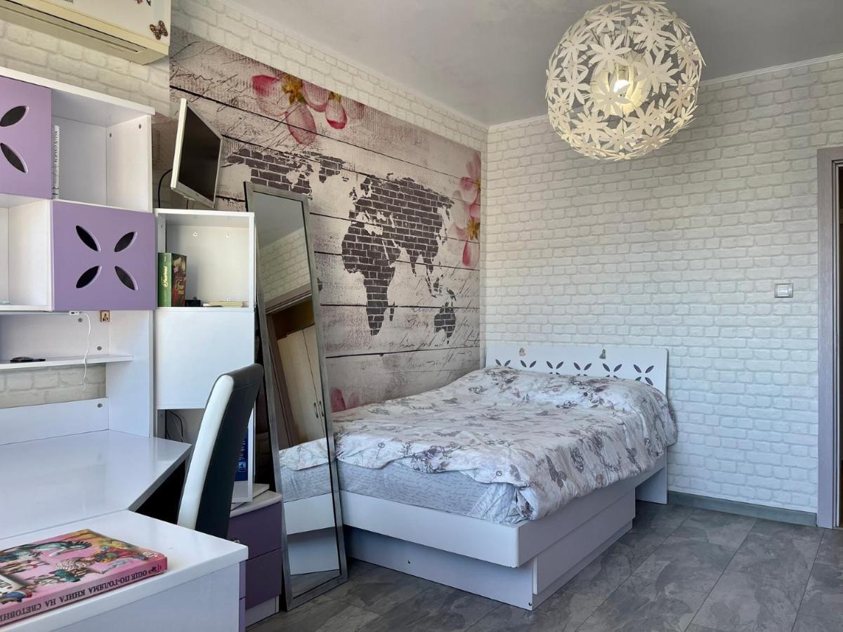 Апартамент Чаролит / Apartment Charoite Burgas Екстер'єр фото