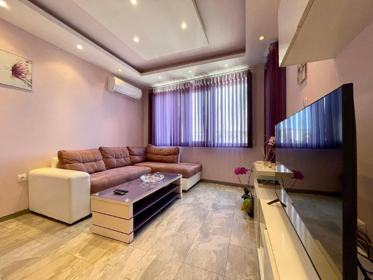 Апартамент Чаролит / Apartment Charoite Burgas Екстер'єр фото