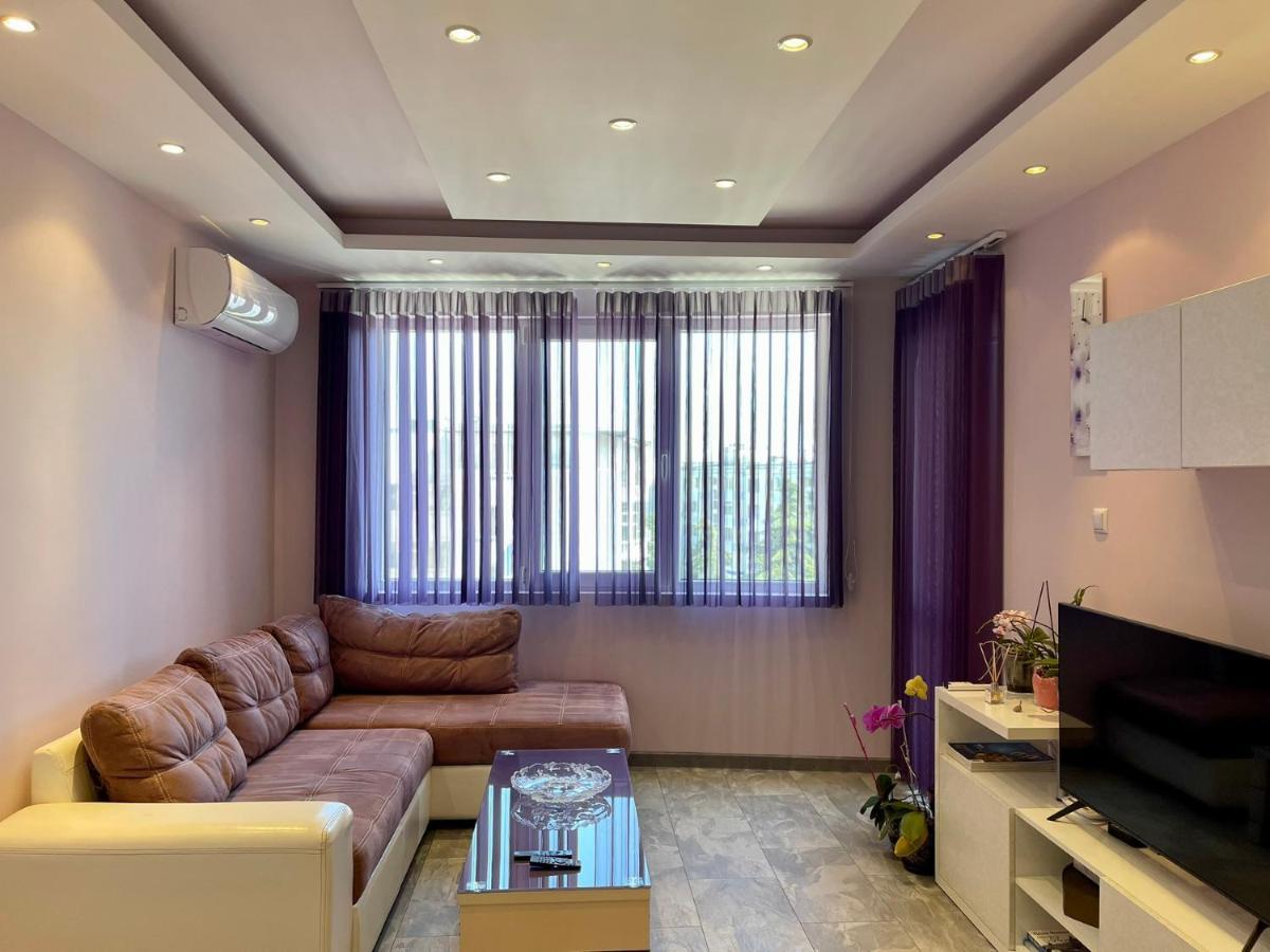 Апартамент Чаролит / Apartment Charoite Burgas Екстер'єр фото