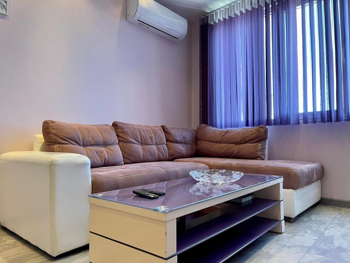Апартамент Чаролит / Apartment Charoite Burgas Екстер'єр фото